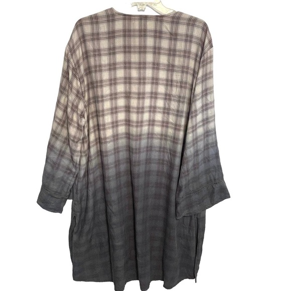 Maurices Medium Ombré Plaid Soft Cardigan in Grey-Blue - Picture 5 of 7